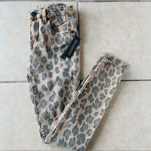 NWT Blank NYC The Bond Animal Print Skinny Jeans